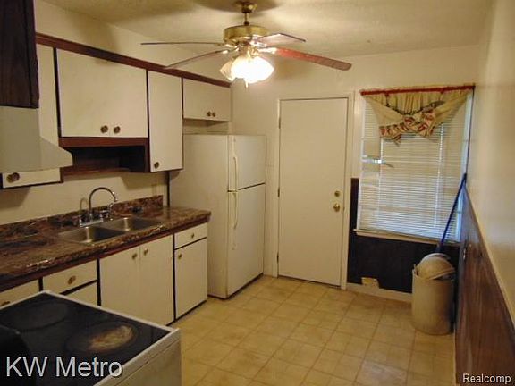5th image of 20495 Meyers Rd
