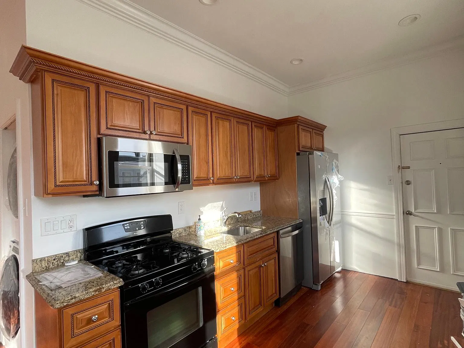 2 bed, $2,000 — Photo 4