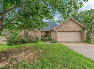 44 Summit Ridge Dr, Little Rock, AR 72211