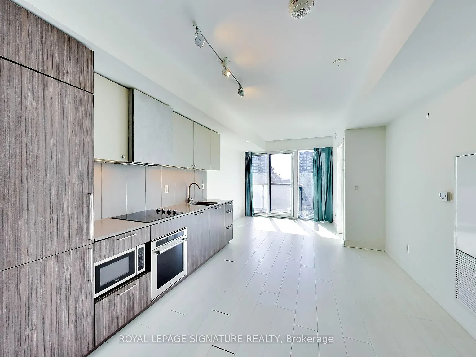 ZEN Condos — Photo 2