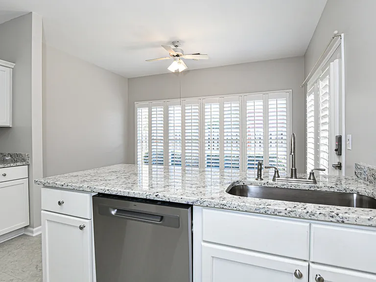 1326 Berwick Dr — Photo 11