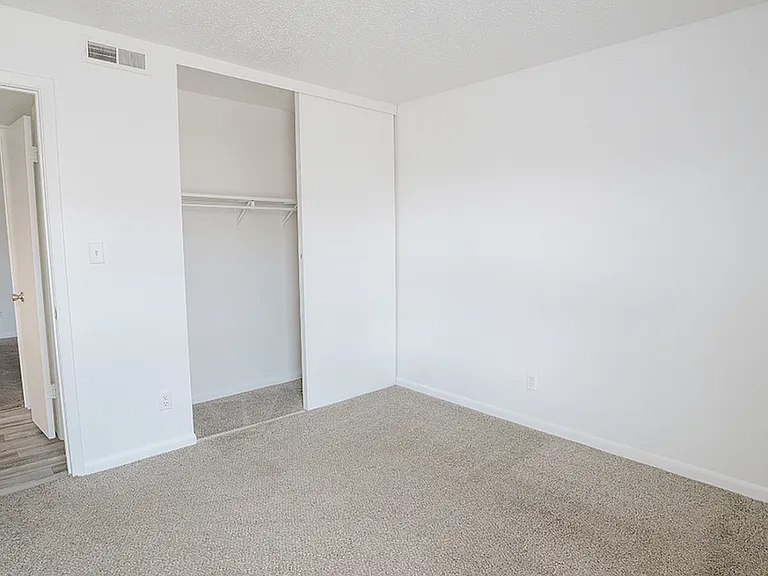 Brentwood Apartments — Photo 13