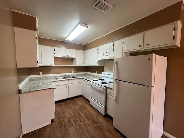 2 bed, 698 sqft, $800 — Photo 3