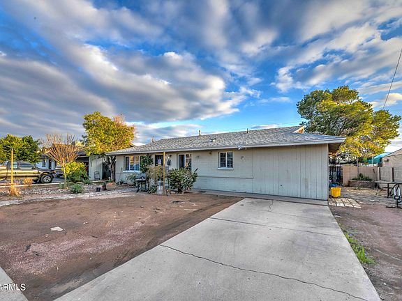 3rd image of 841 E MARILYN Avenue