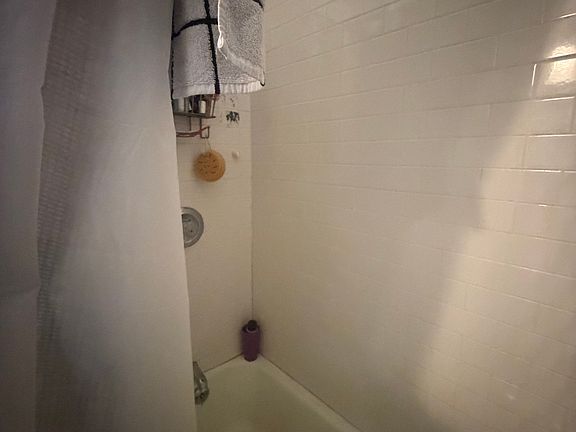 5th image of 279 Webster St #1