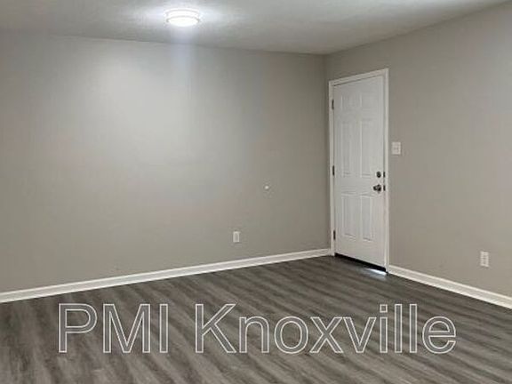 5th image of 123 Ingersoll Ave APT 3