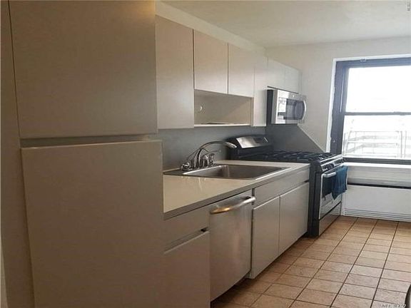 3rd image of 21207 75th Ave APT 6H