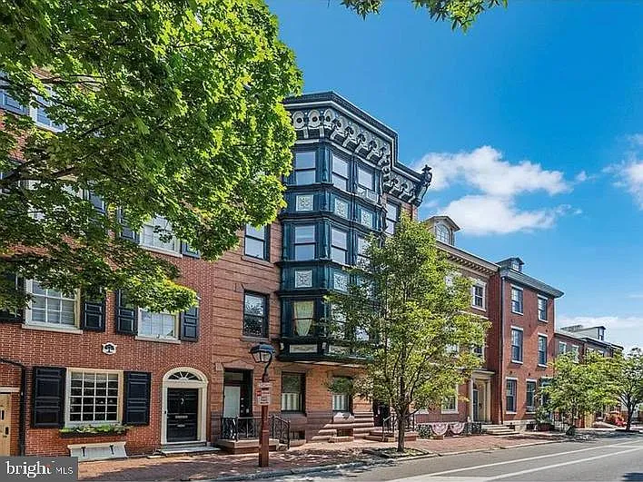 1 bed, 600 sqft, $1,800 — Photo 1