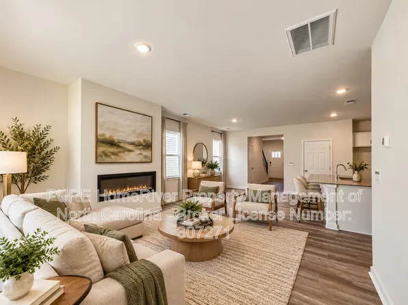 1419 Mammoth Rd, Hickory, NC 28602
