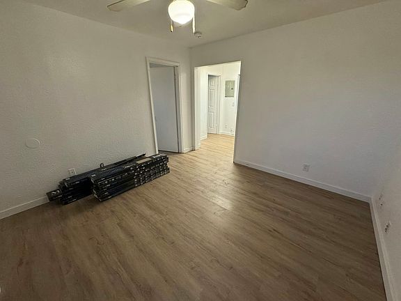 4th image of 1110 W Broadway Ave #3