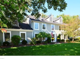 563 Wedgewood Dr, Avon Lake, OH 44012