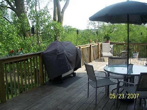 12 X 38 deck wooded lot 