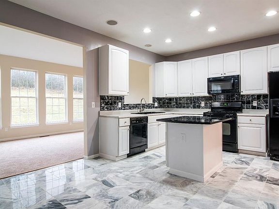 3rd image of 8200 Vadith Ct