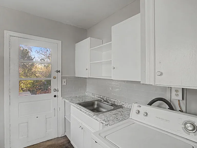 155 Short St — Photo 9