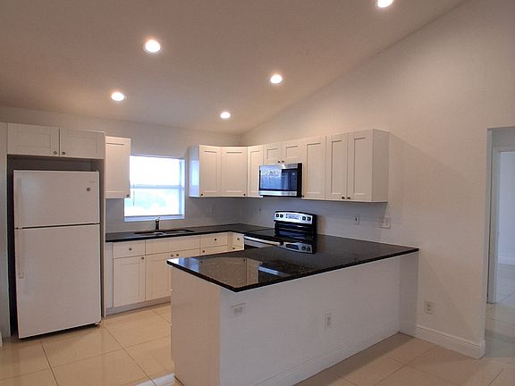 4th image of 9007 Meadow Cir