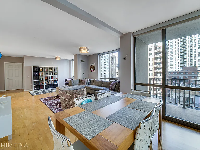 635 N Dearborn St #1105 — Photo 3