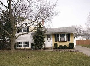 901 West Dr, Sheffield Lake, OH