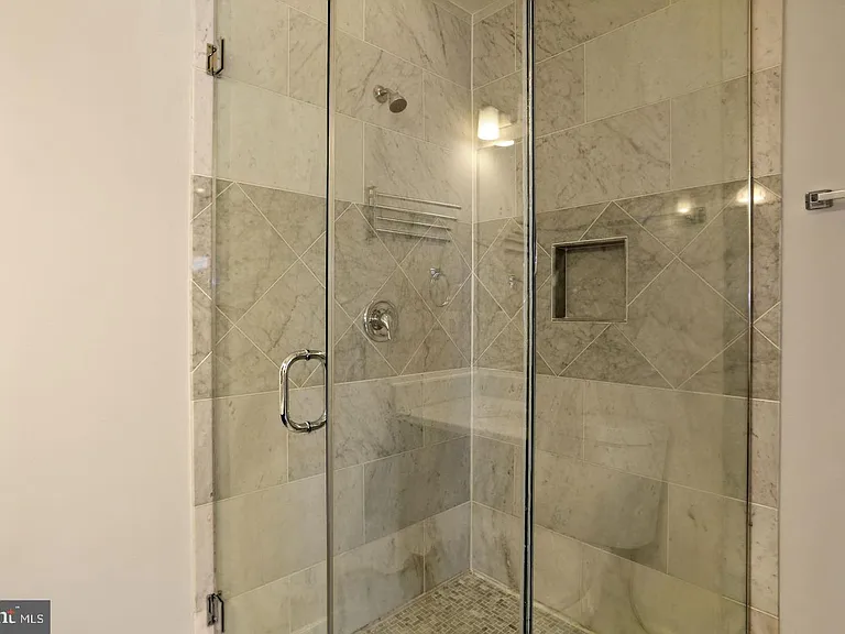 224 R St NE #2 — Photo 21