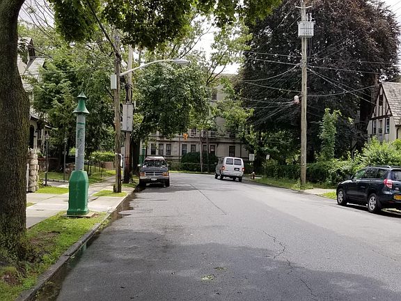 3rd image of 211 Westchester Ave #1