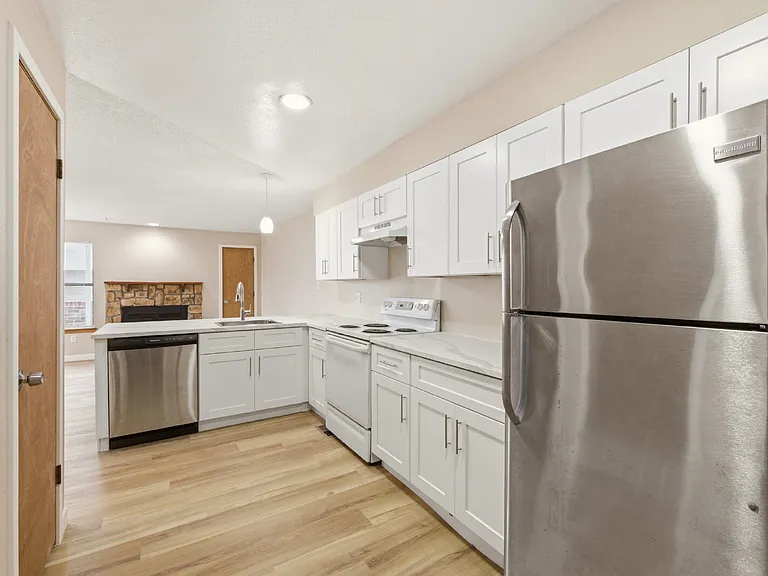 982 S Dearborn Way #5 — Photo 7