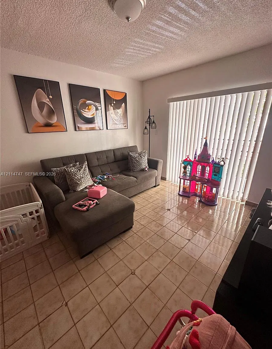 Okeechobee Condo — Photo 2