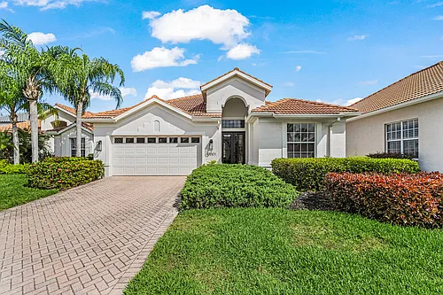 10001 Isola Way Photo 1