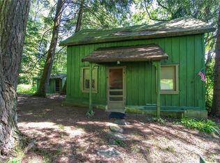 393 Cottage Rd, Clinton, PA 15026