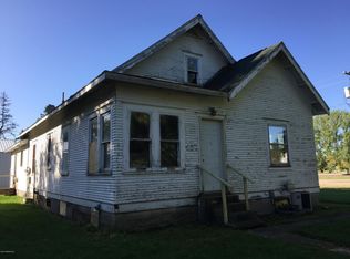 203 Wisconsin Ave E, Winger, MN 56592