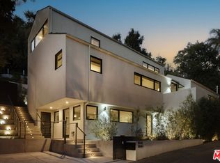 9843 Yoakum Dr, Beverly Hills, CA 90210