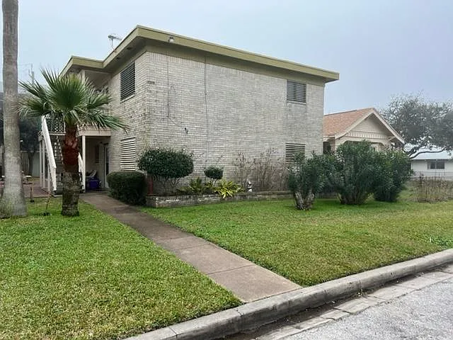 Building Photo - 4 3205th Ave #R