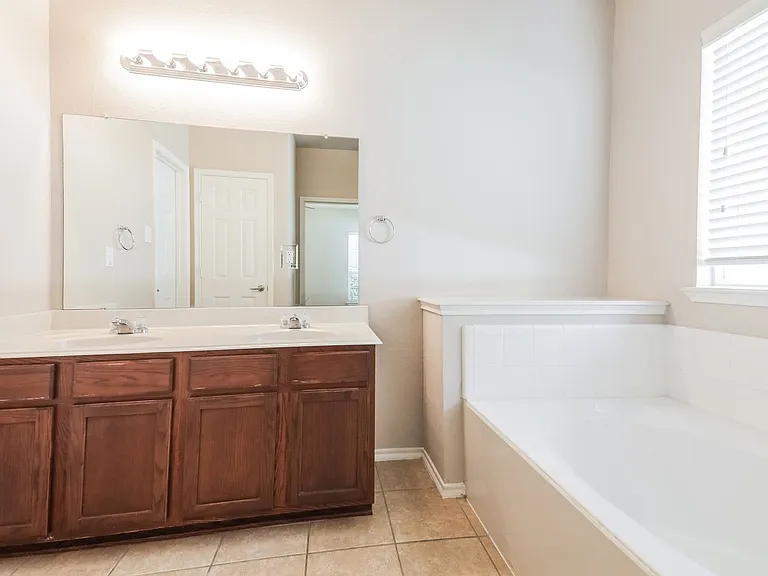 9915 Wethers Field Cir — Photo 12