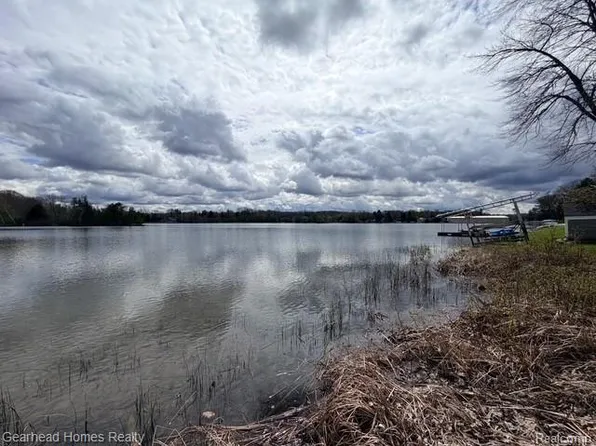 S Sashabaw Rd, Clarkston, MI 48348