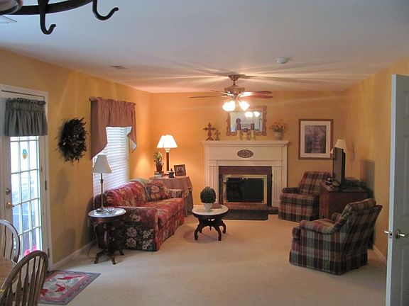 2nd image of 2922 Redfield Dr