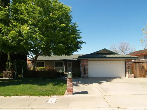 1270 E A St, Oakdale, CA 95361