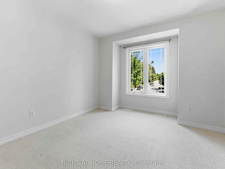 432 Meadowbreeze Dr — Photo 11