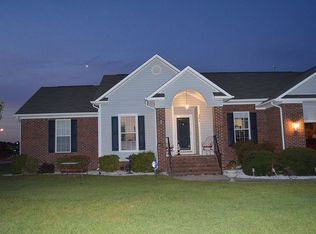 201 Lansing Ct, Jacksonville, NC 28540