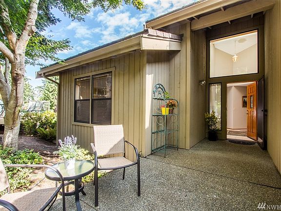 Tall ceilings and skylights in entry make for a nice welcome.