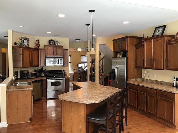 3rd image of 5599 Wycliffe Dr