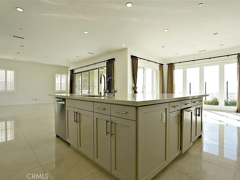 2448 E Roughneck Pl — Photo 6