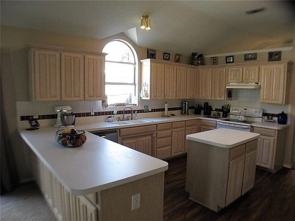 4th image of 4129 Maryanne Pl