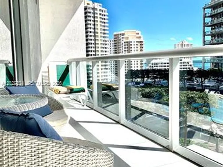 475 Brickell Ave #1611 — Photo 2