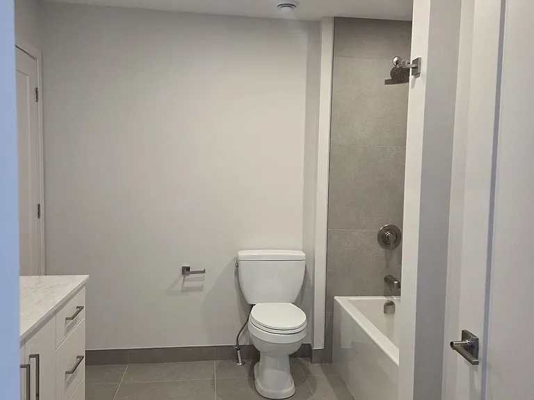 250 Shakespeare St #3 — Photo 4