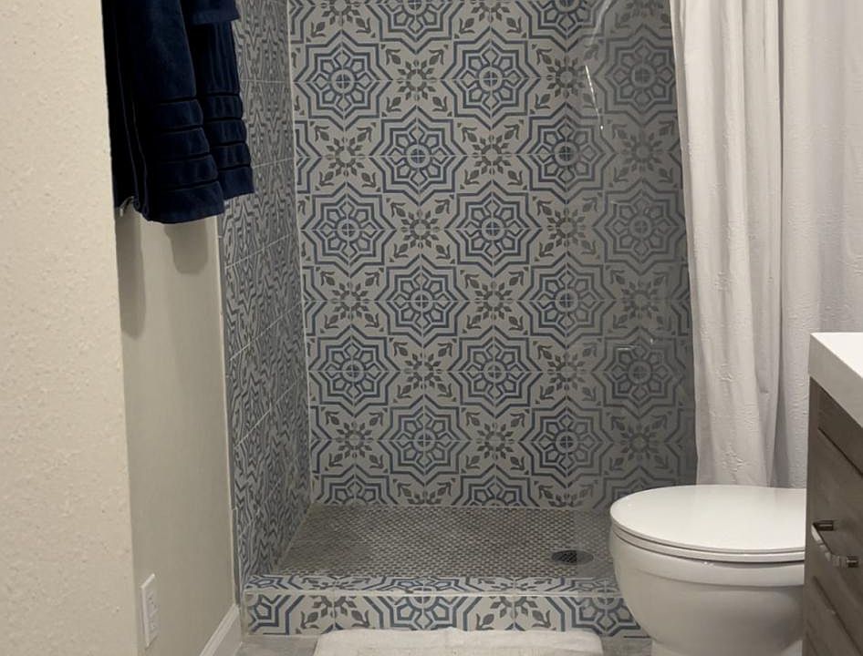 Bathroom, towels provided