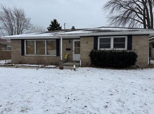 821 Saxony DRIVE, Racine, WI 53402