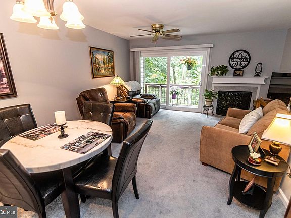 5th image of 402 Derry Dr