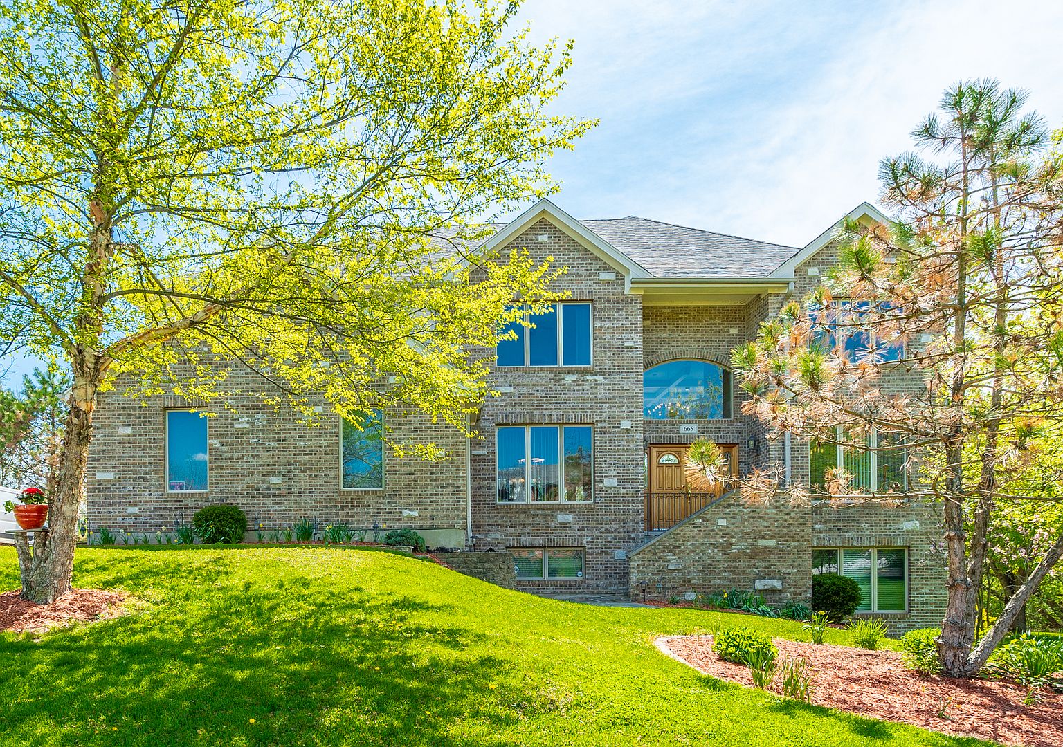 665 Castlewood Dr, Streamwood, IL 60107 Zillow