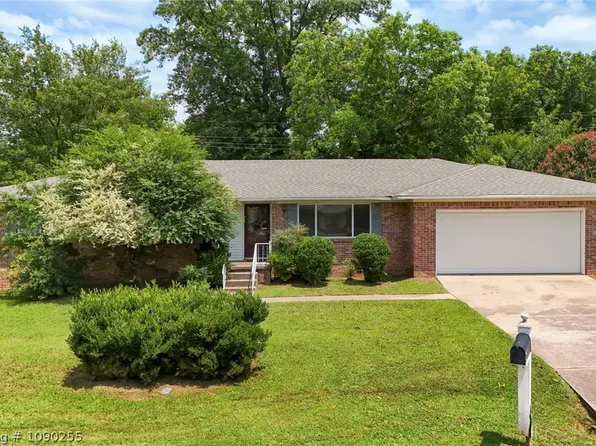 2211 S 64th St, Fort Smith, AR 72903