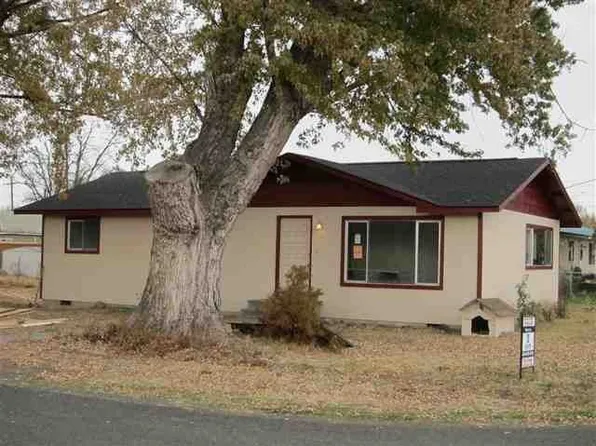 6 1st St, Touchet, WA 99360