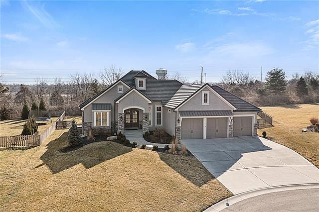 1st image of 4105 NE Edmonson Cir