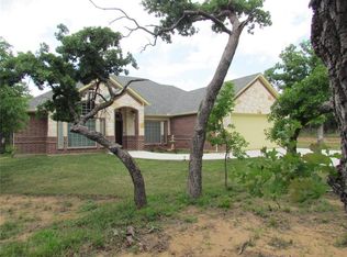 140 Mustang Springs Cir, Sunset, TX 76270